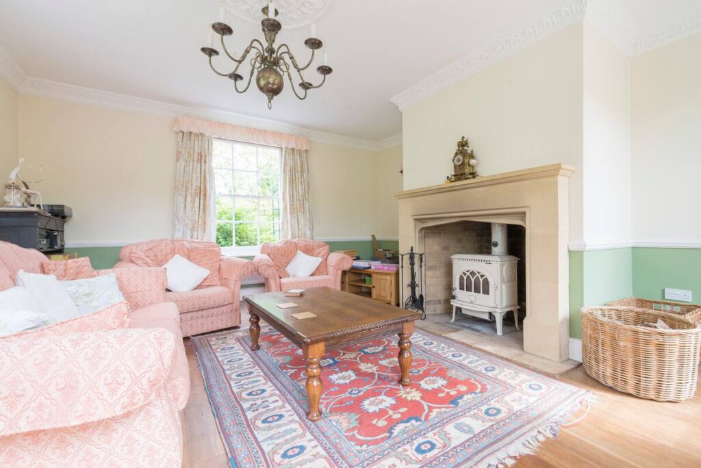 Large sitting room